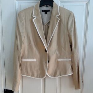 Brooks Brothers Cream Blazer with Notched Lapels and Tailored Fit